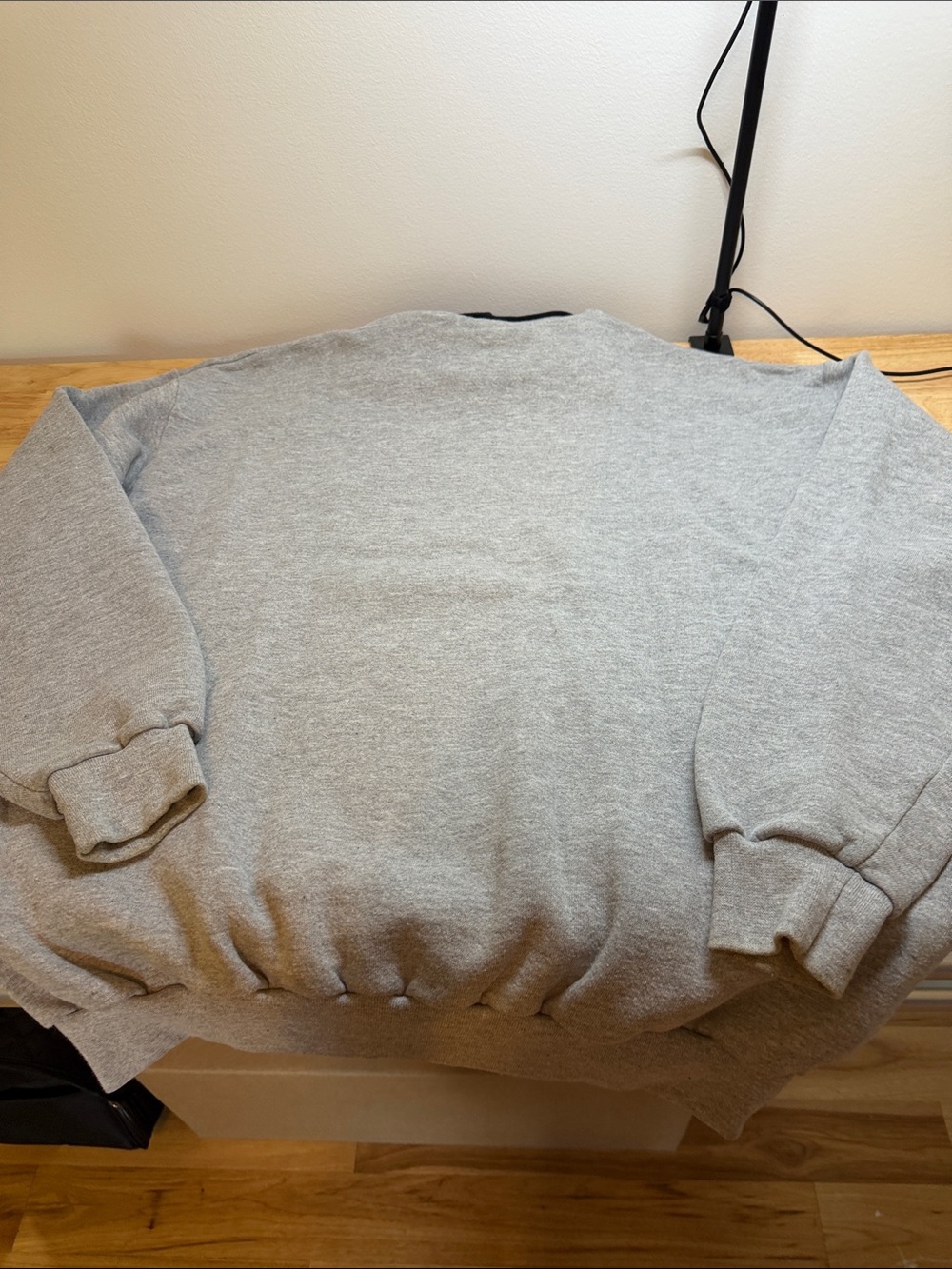 Vintage Men's Gray Detroit Red Wings Turtleneck Sweatshirt - Picture 6 of 7